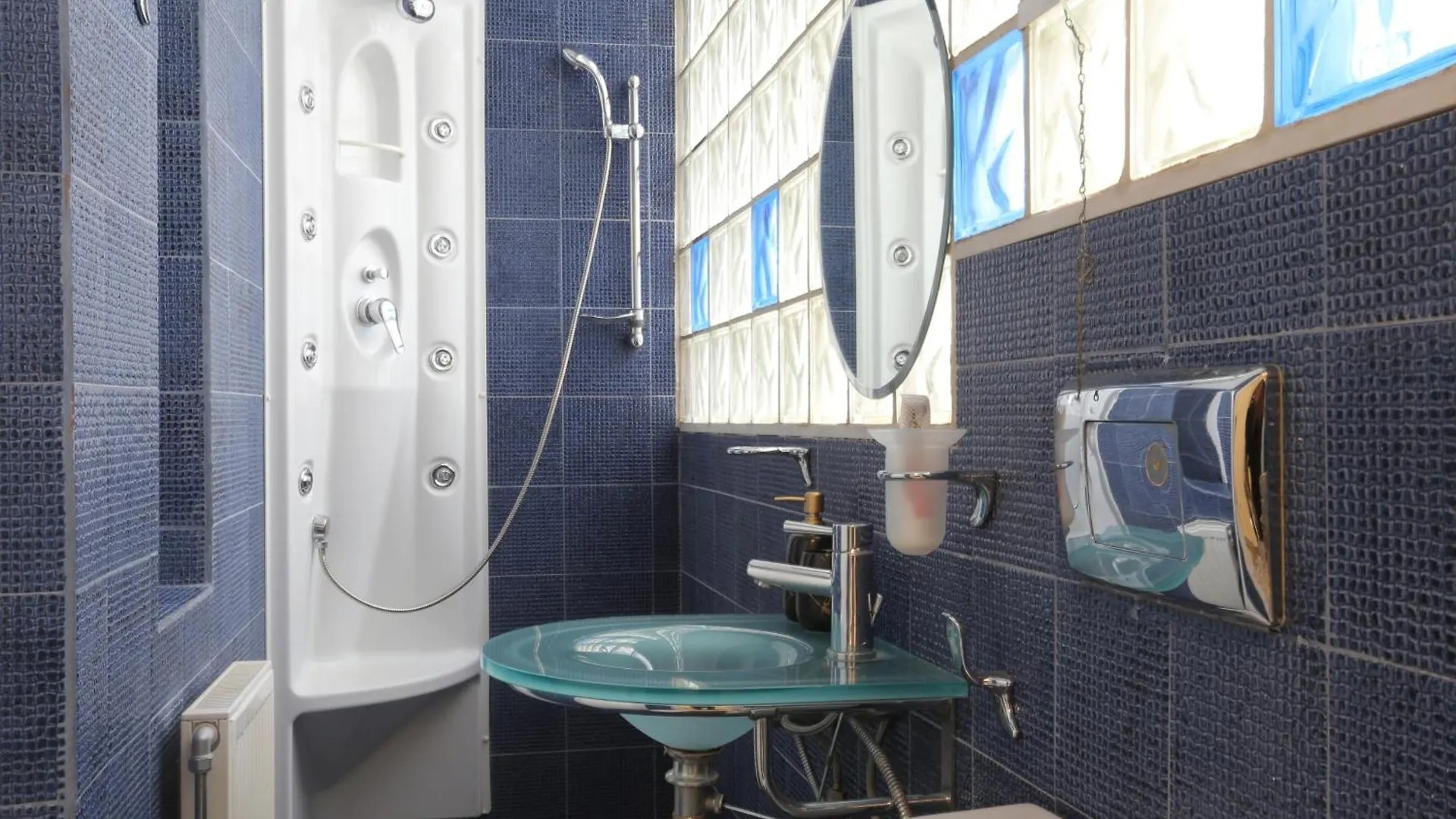 White Tower Family Apartment With Jacuzzi - Perfect Hospitality Salonicco