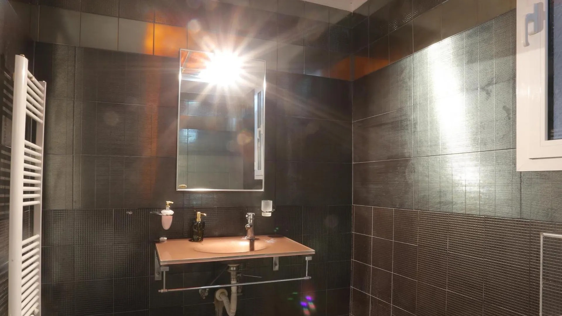 White Tower Family Apartment With Jacuzzi - Perfect Hospitality Salonicco 0*,  Grecia