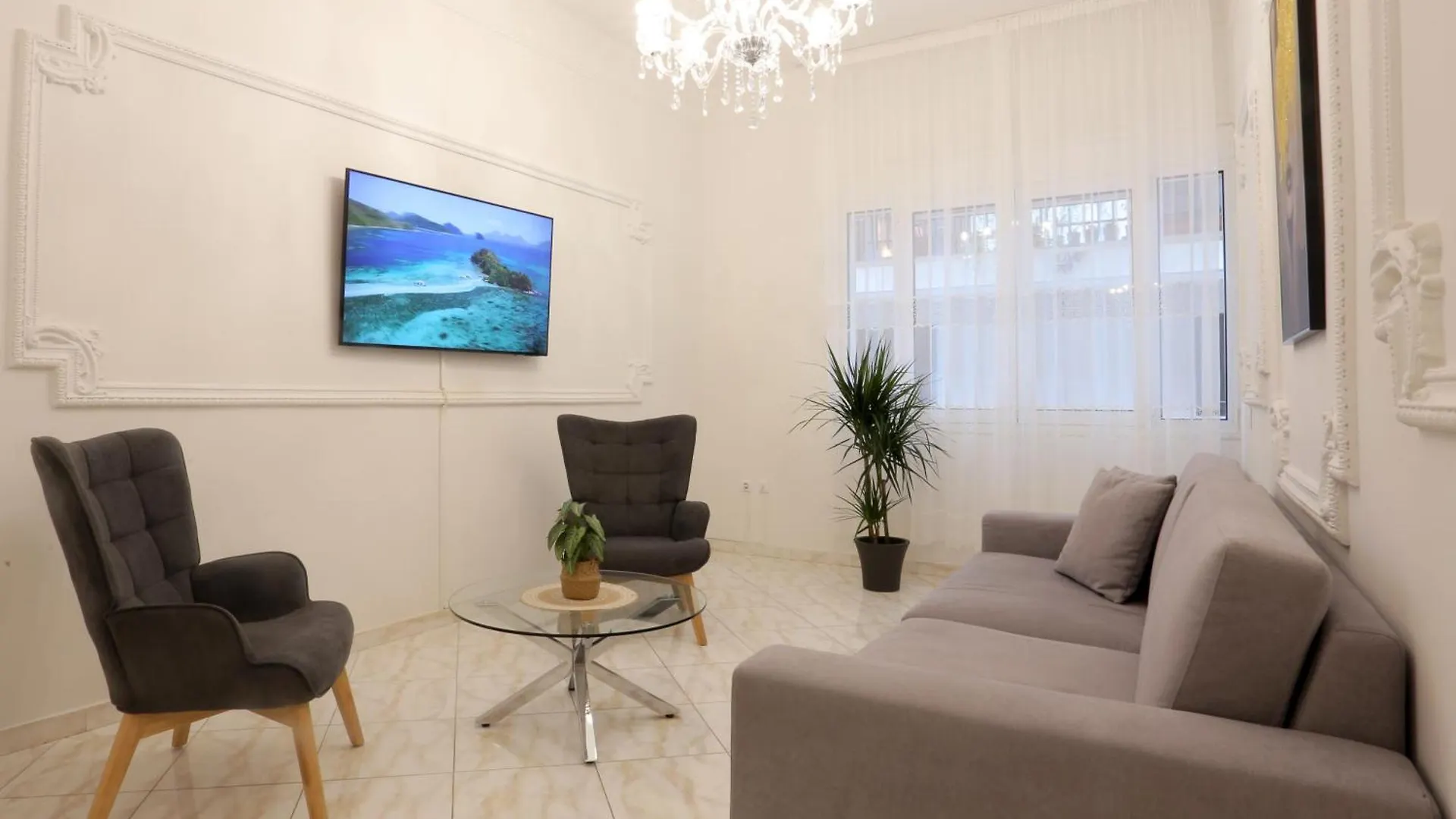 White Tower Family Apartment With Jacuzzi - Perfect Hospitality Salonicco